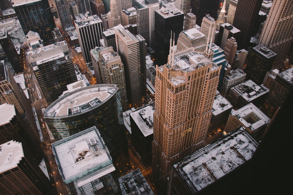 Fotografía aérea del horizonte de la ciudad durante el día