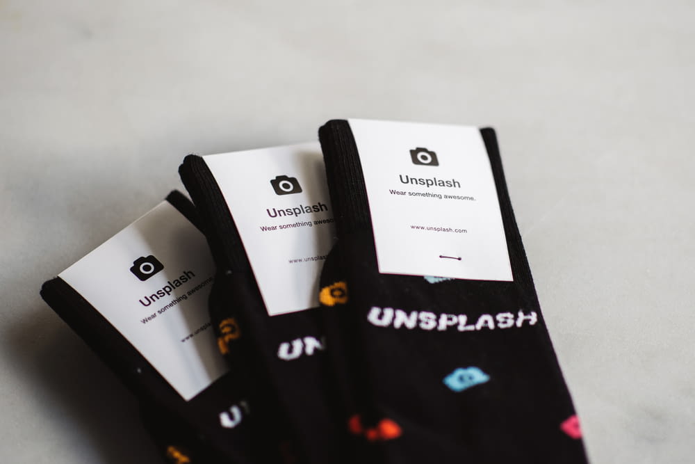 drei Paar schwarze Unflash-Socken
