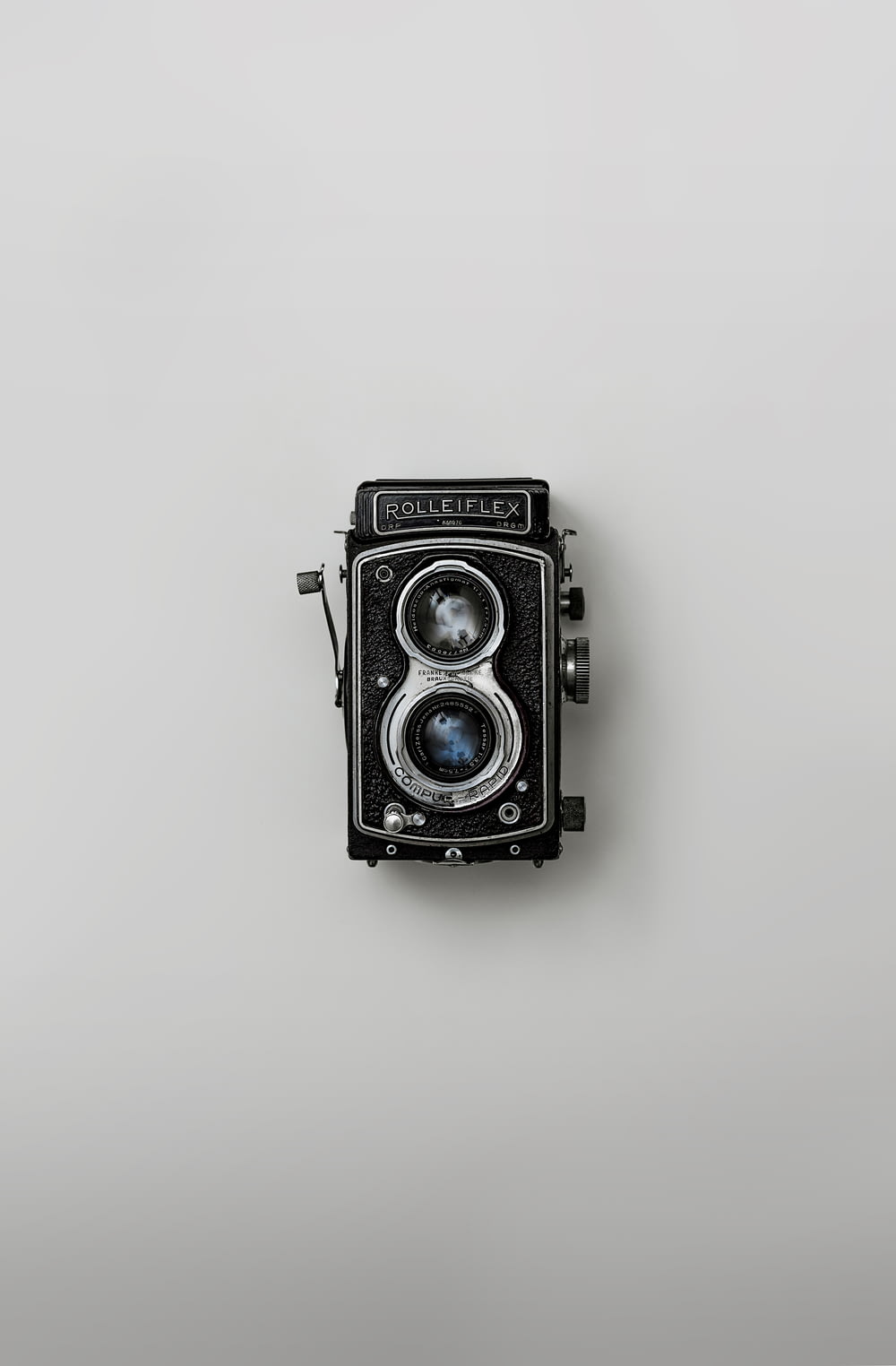 Fotocamera vintage nera e argento