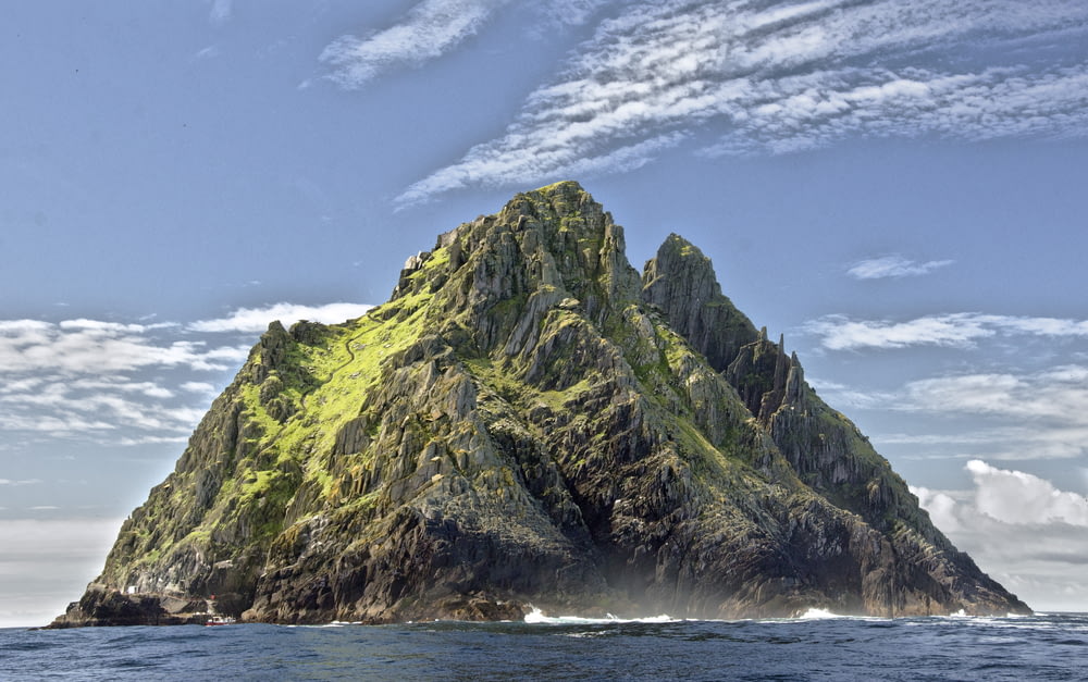 Photo de paysage de l’île de montagne
