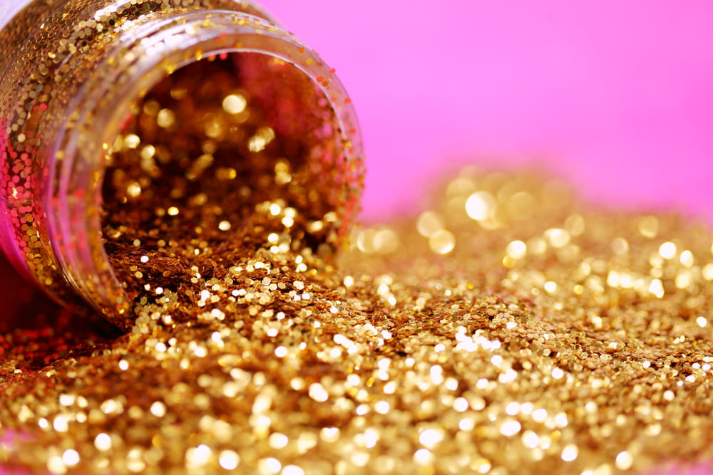 glitter dourado com jarra