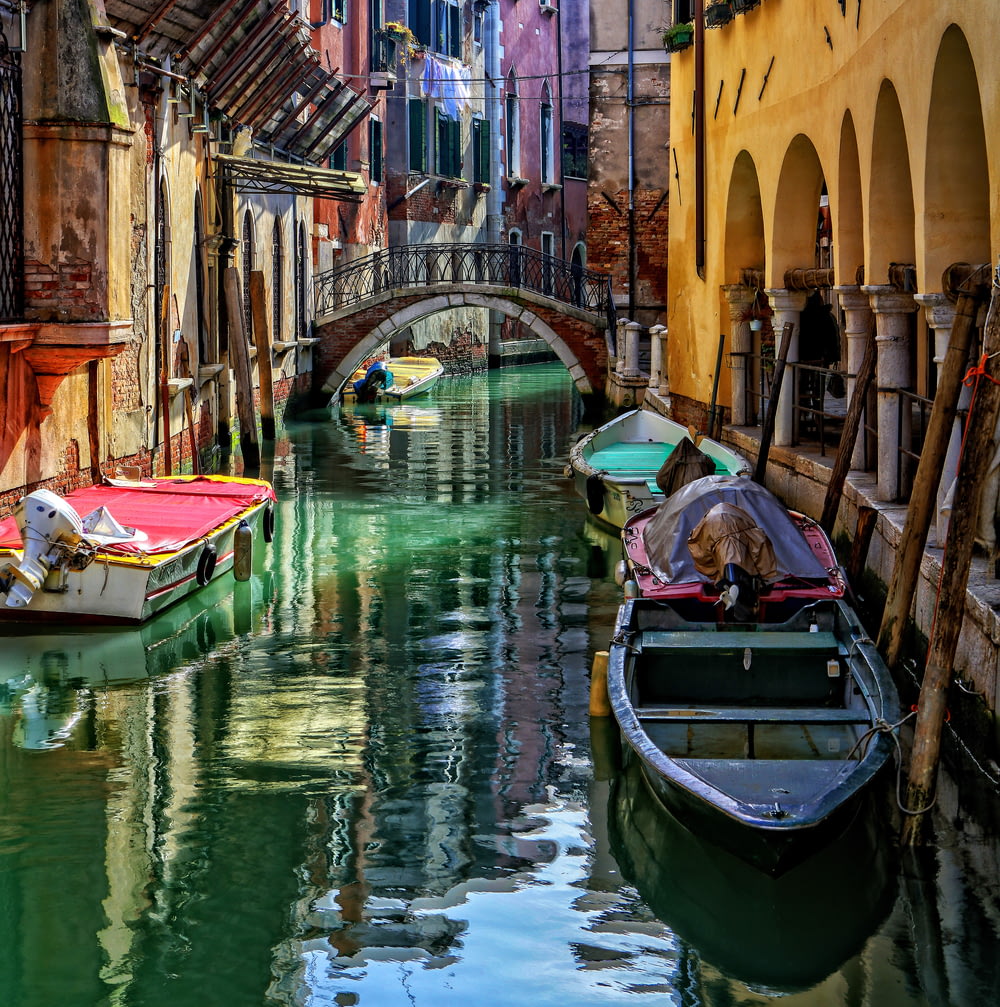 canoes on Venice Grand Canal