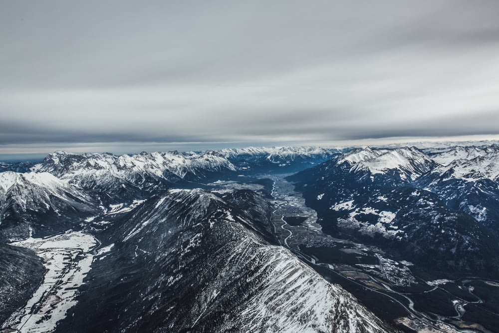 Vista aérea da montanha
