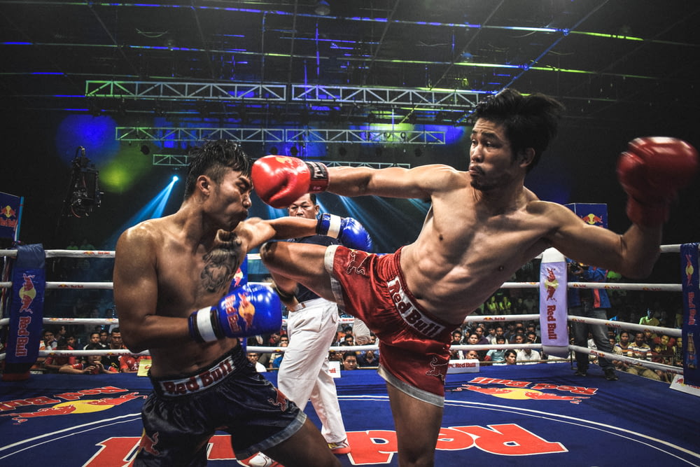 Muay Thai Boxer Kick Gegner