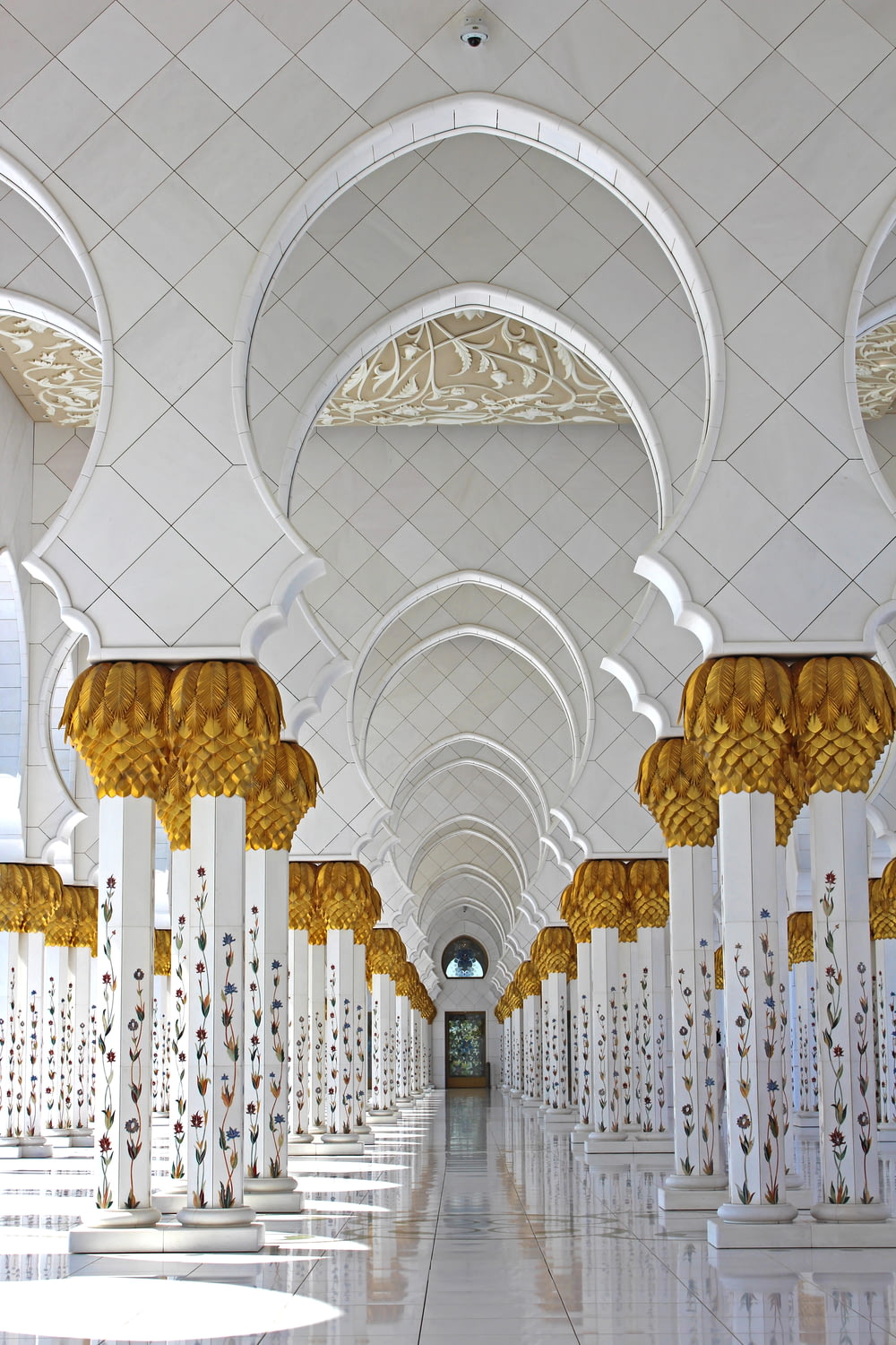 Zayed Sheikh Mosque, Saudi Arabia at daytime