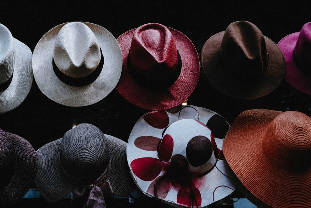 lotto di cappello da cowboy di colori assortiti