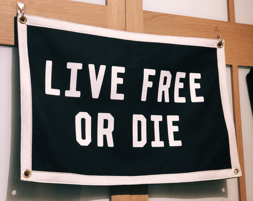 live free or die wall decor