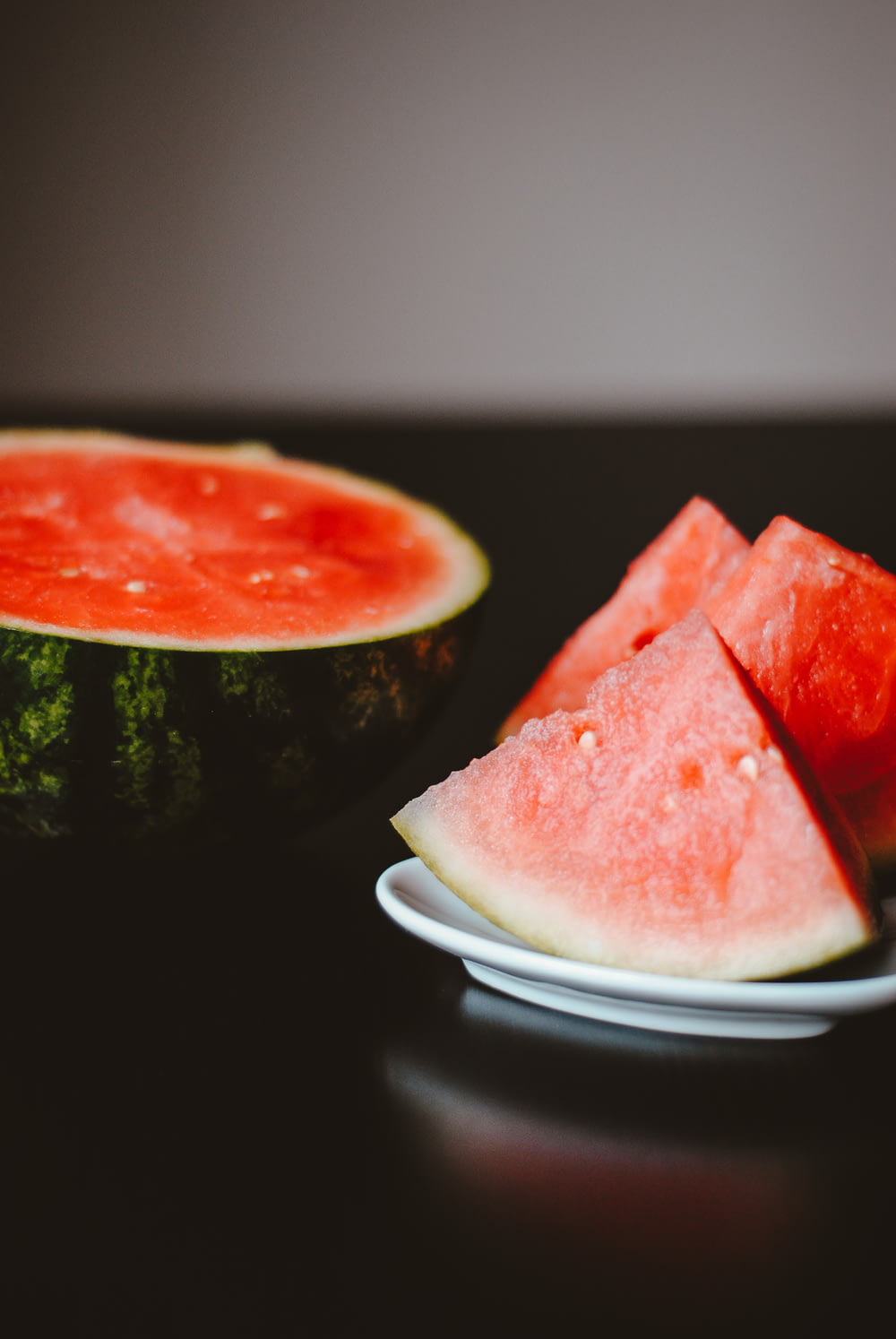 sliced watermelon on plate