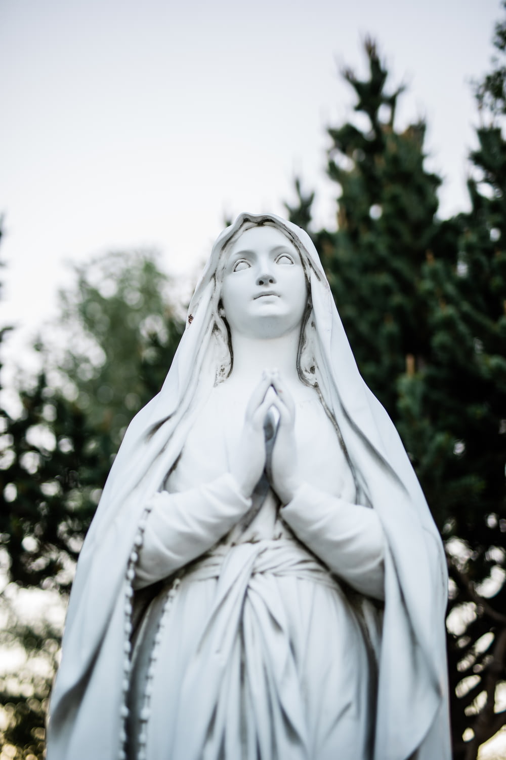 Jungfrau Maria Keramikstatue