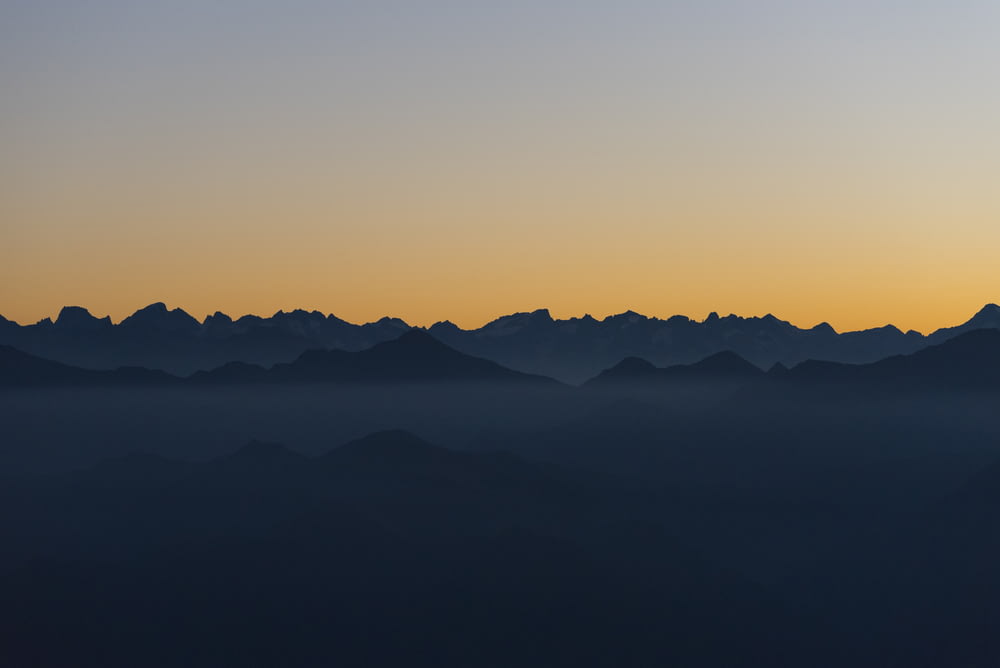 Landschaftsfotografie Berge mit Nebel