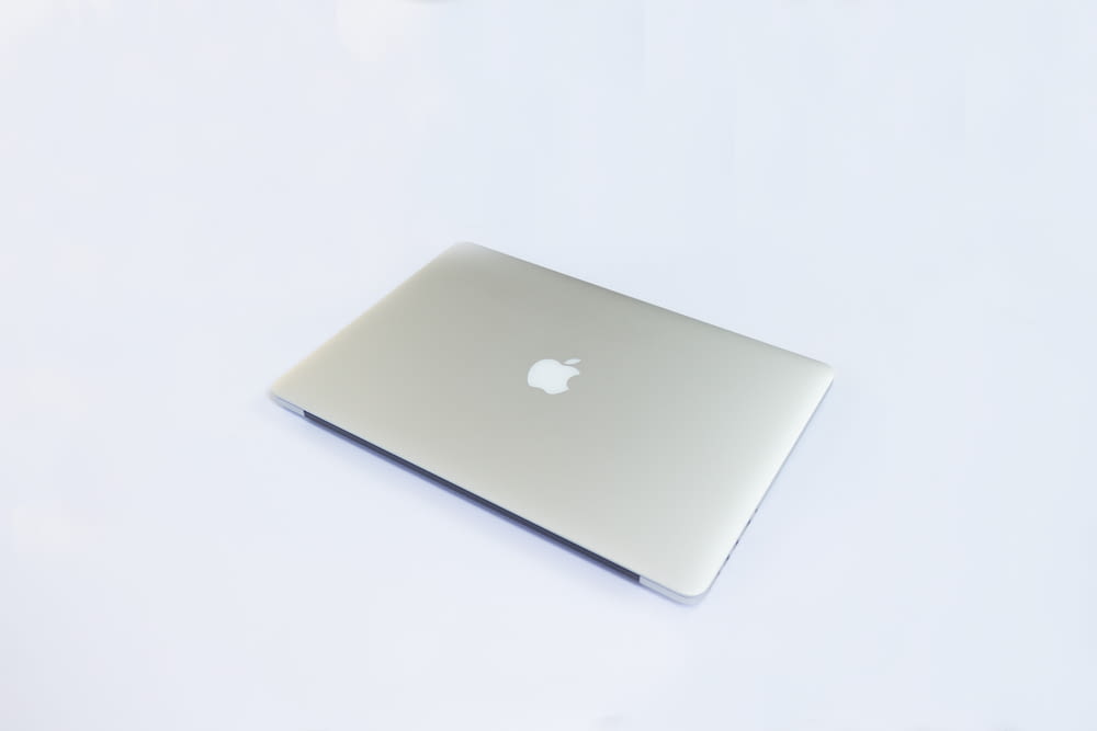 MacBook plateado