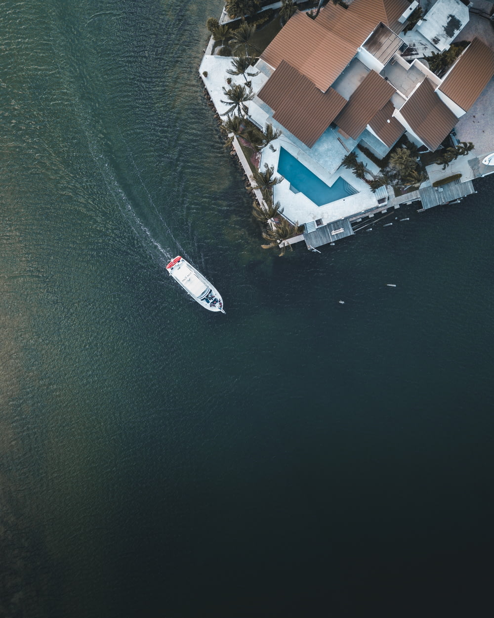 bird's eye view of boat on body of water