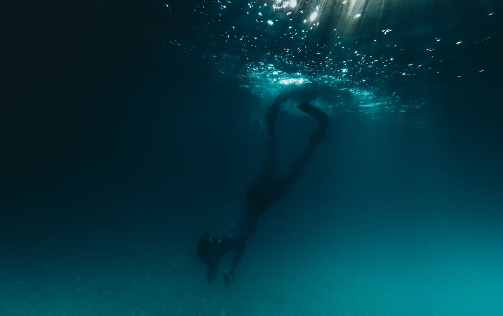 Foto subacuática de la persona