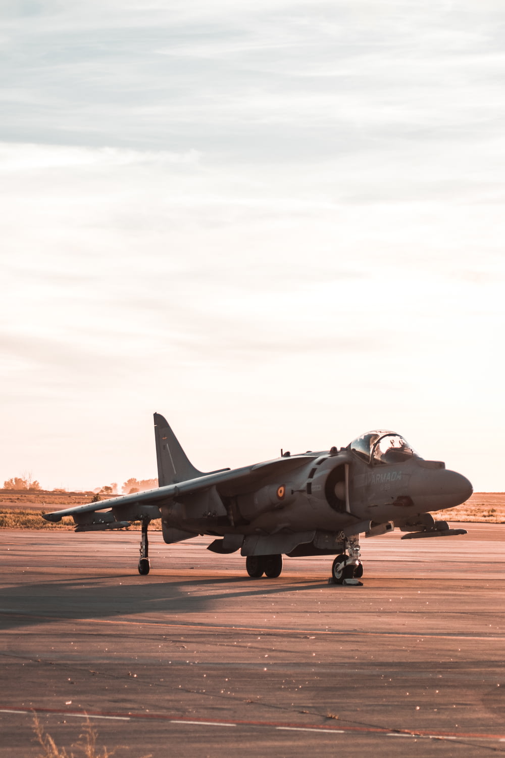 gray jet fighter during daytime