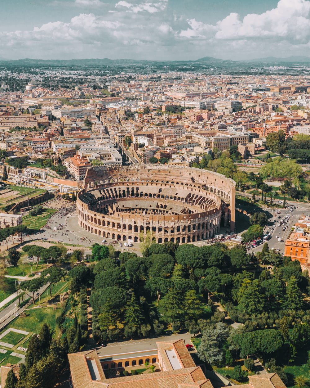 Vista aérea del Coliseo de Roma, Italia