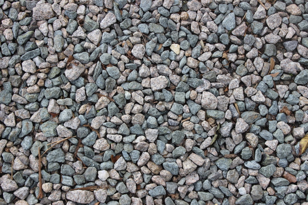 灰色と青の小石