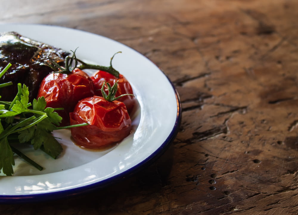 tomatoes on plate