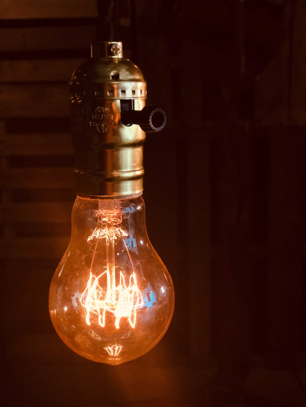 lighting light bulb pipe