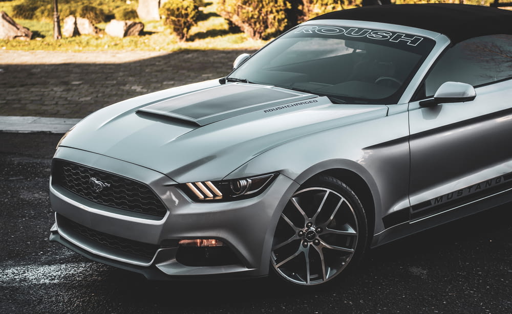 silver Ford Mustang