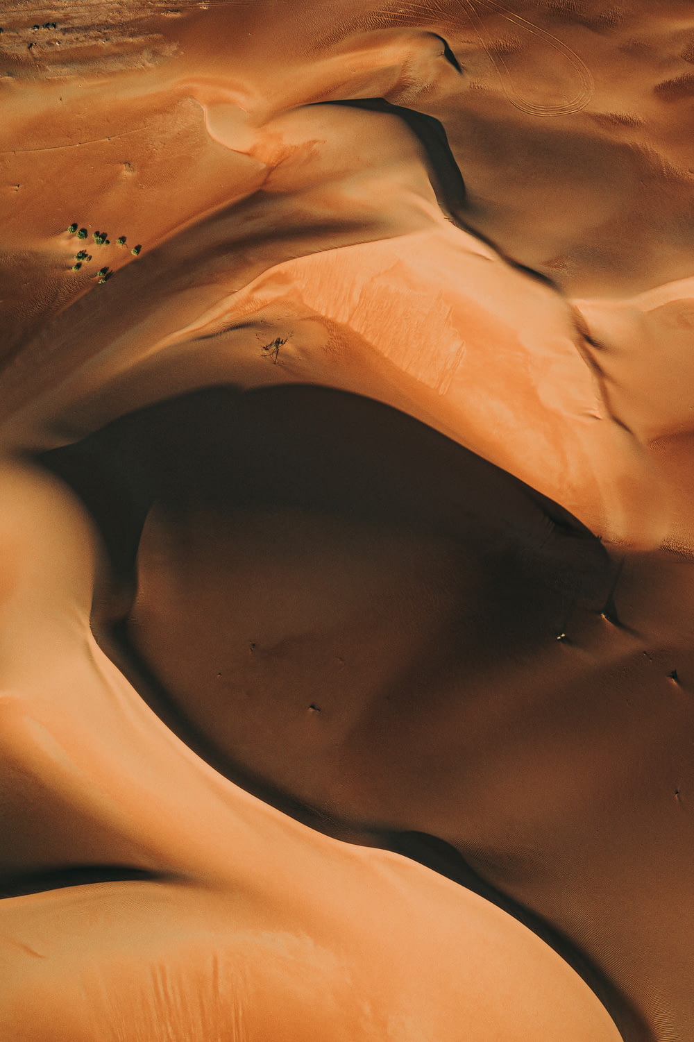 Photographie aérienne du désert brun