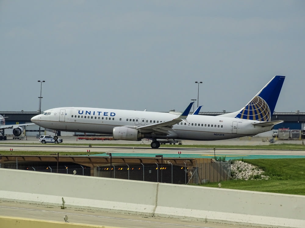 United Airlines en el aeropuerto