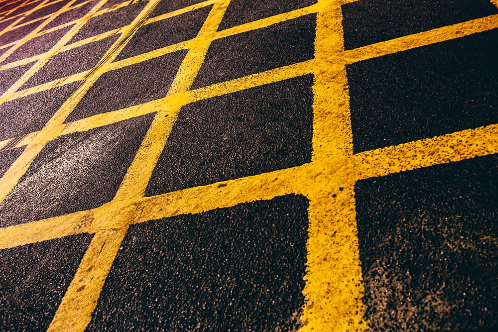 yellow grid mark
