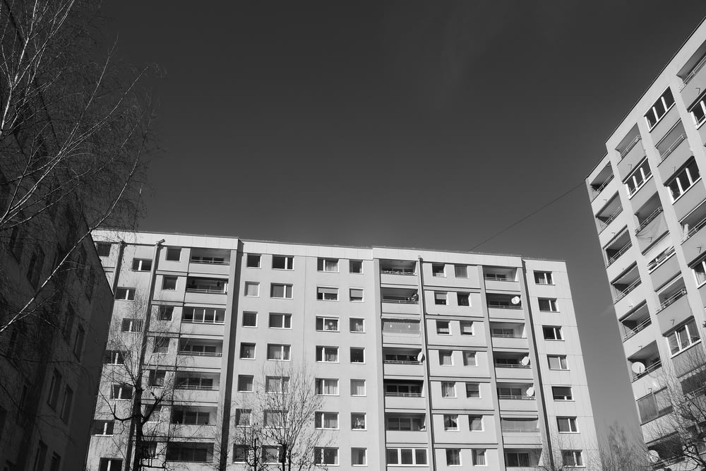 greyscale photo of buildng