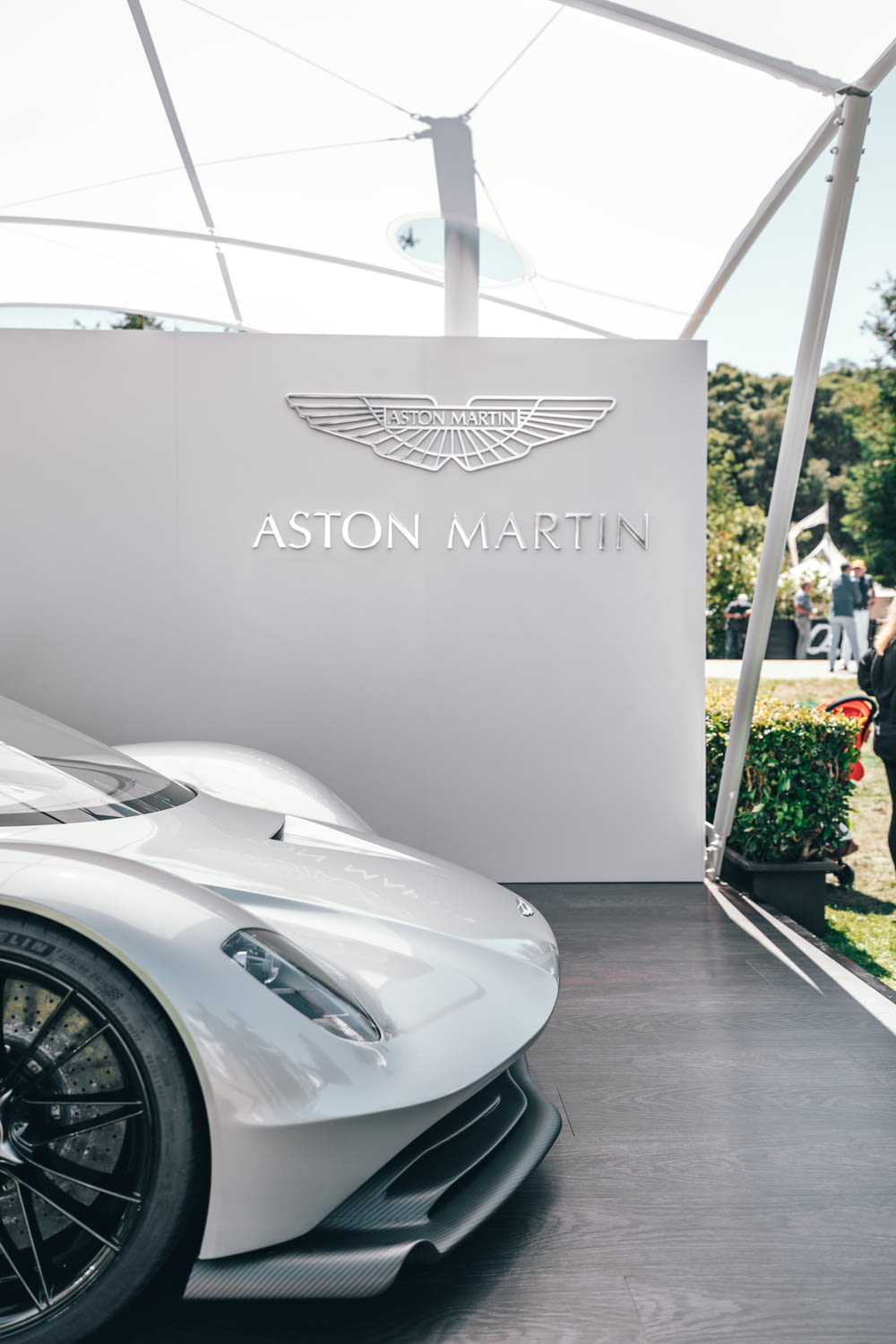 coupé Aston Martin argent