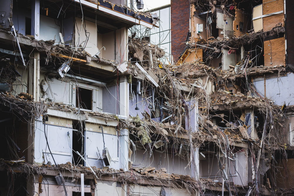 Vista dell'appartamento distrutto