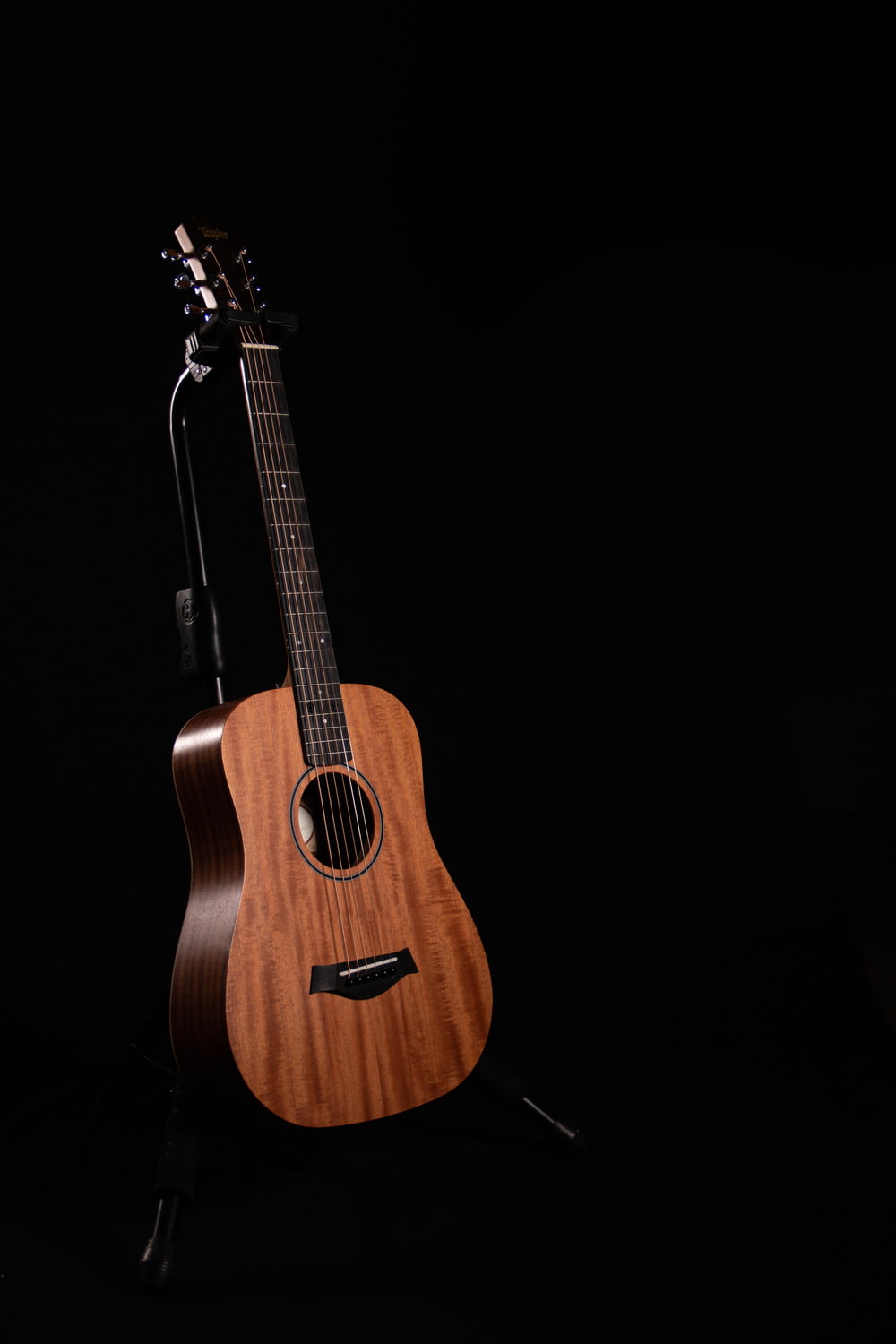 brown acoustic guitar