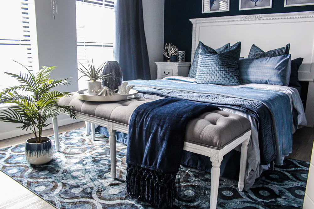 gray and blue mattress