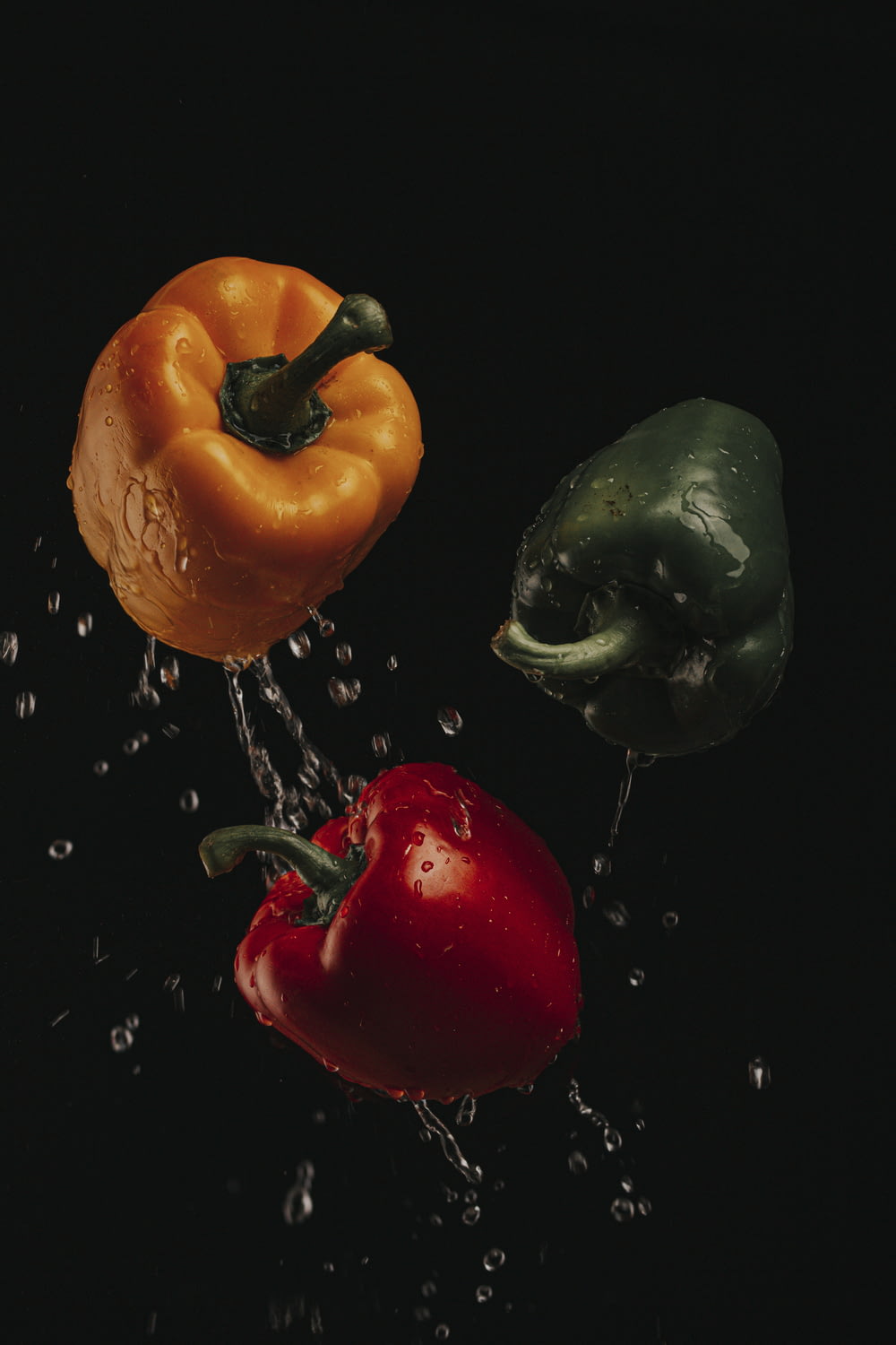 tre peperoni di colore assortito