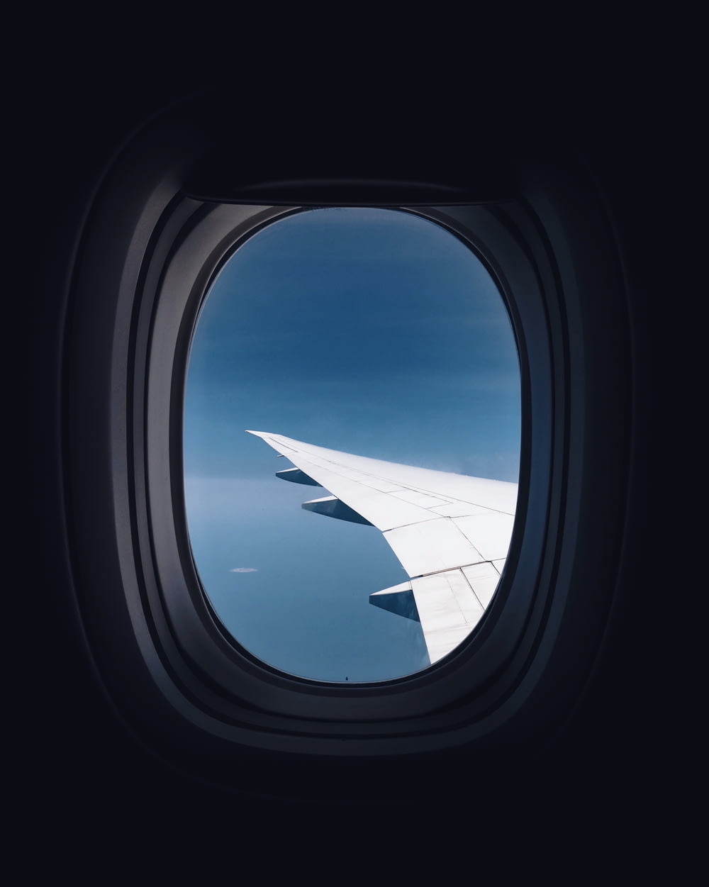 Vista de las alas de la ventana del avión