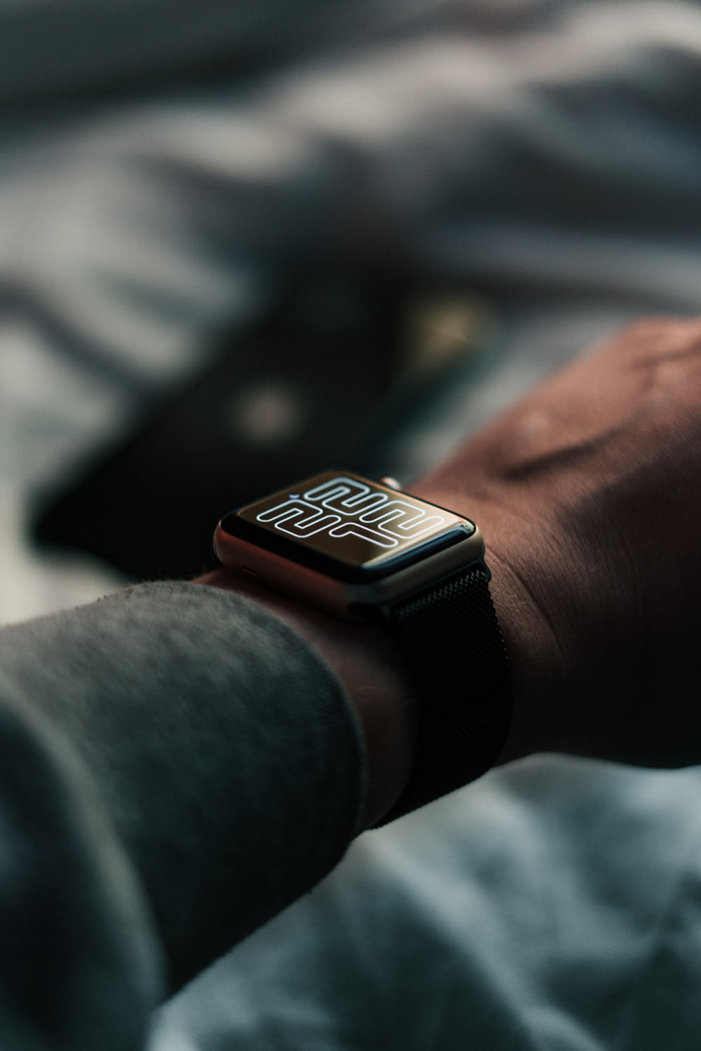 smartwatch displaying 22:12 time