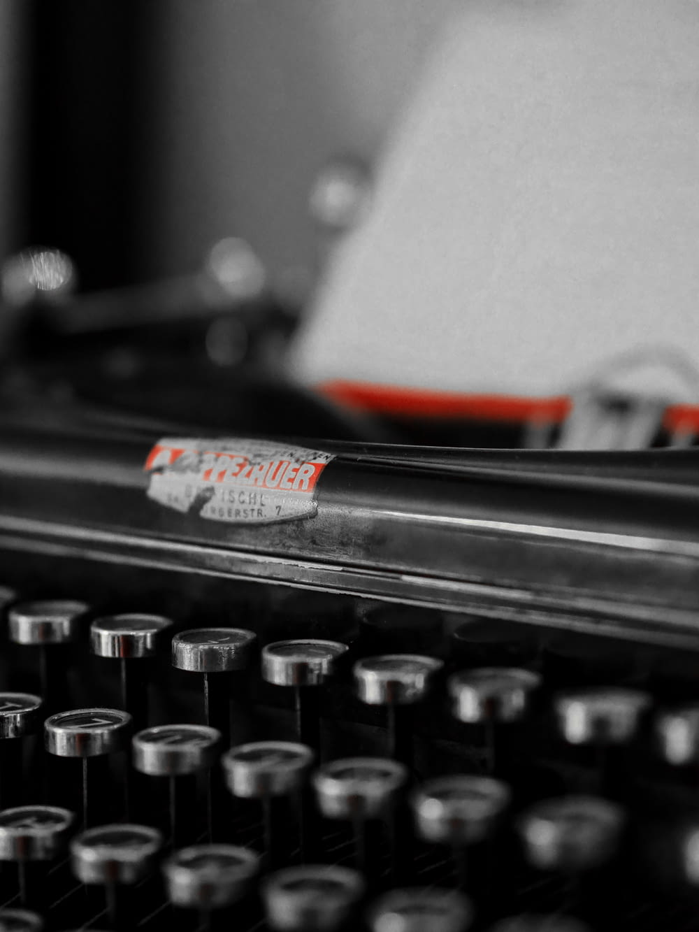 shallow focus photography of typewriter