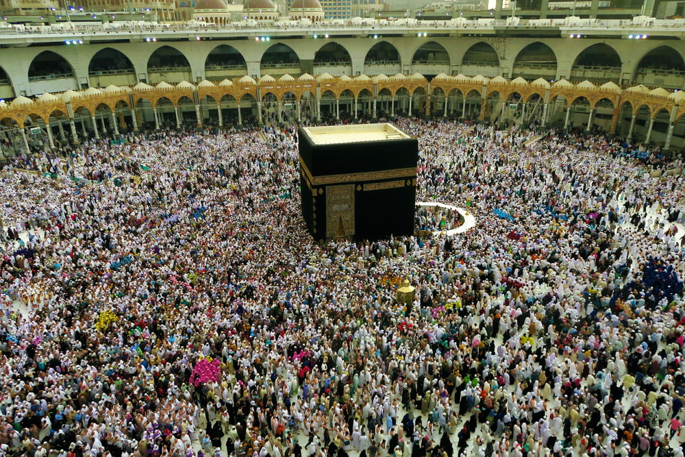 personnes à la Mecque de la Kaaba, Arabie saoudite pendant la journée