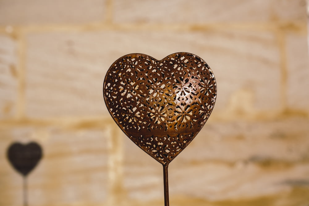 brown heart shaped pendant lamp