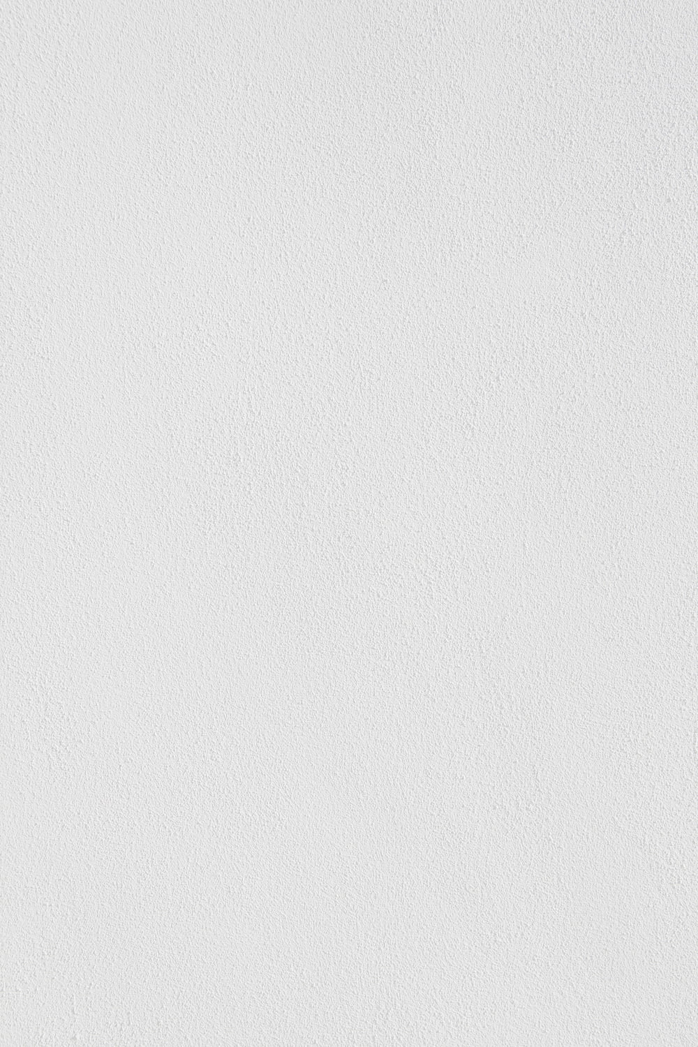 Pintura de pared blanca con línea negra