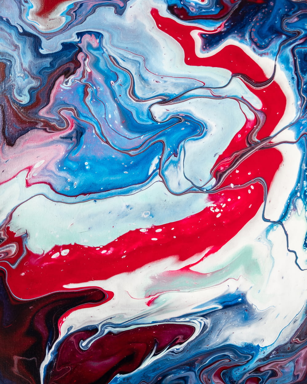 rot-weiße und blaue abstrakte Malerei