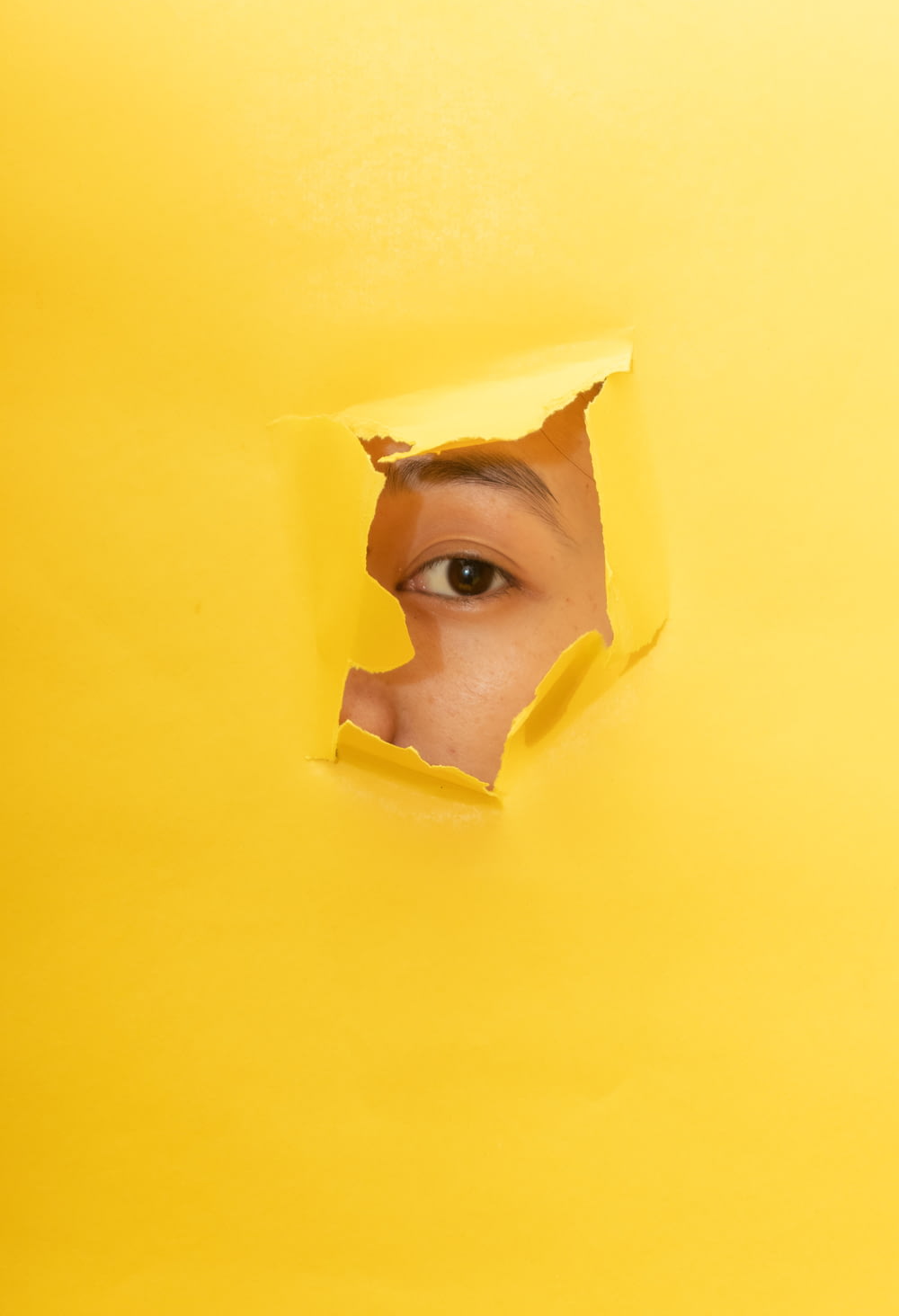 Masque facial homme en jaune