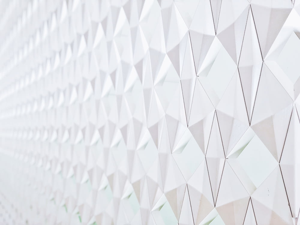 패턴이있는 흰색 벽의 클로즈업
