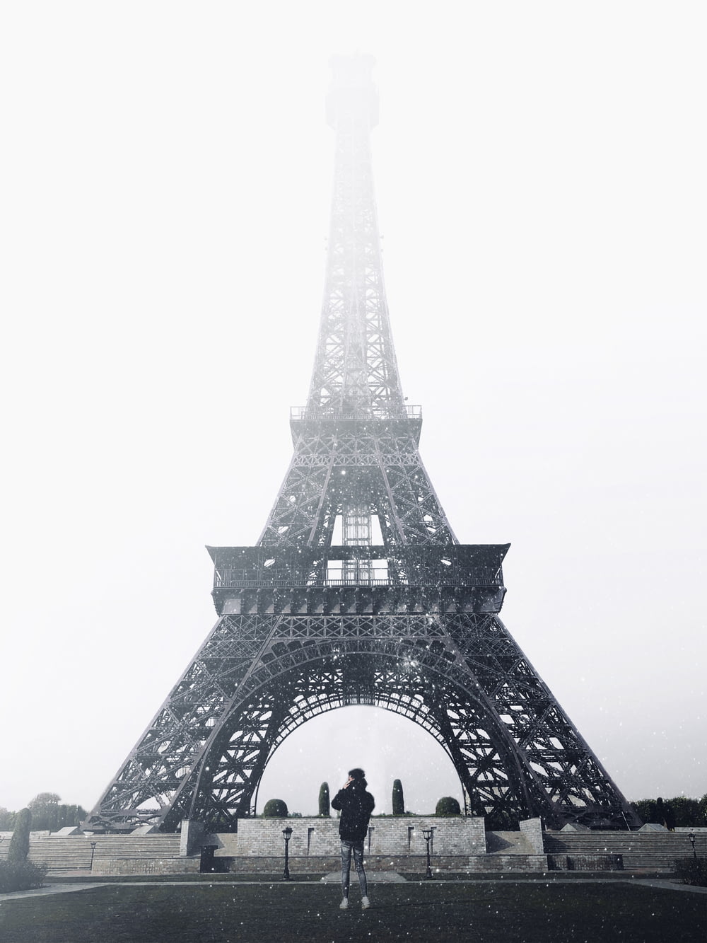 eiffel tower in paris grayscale photography