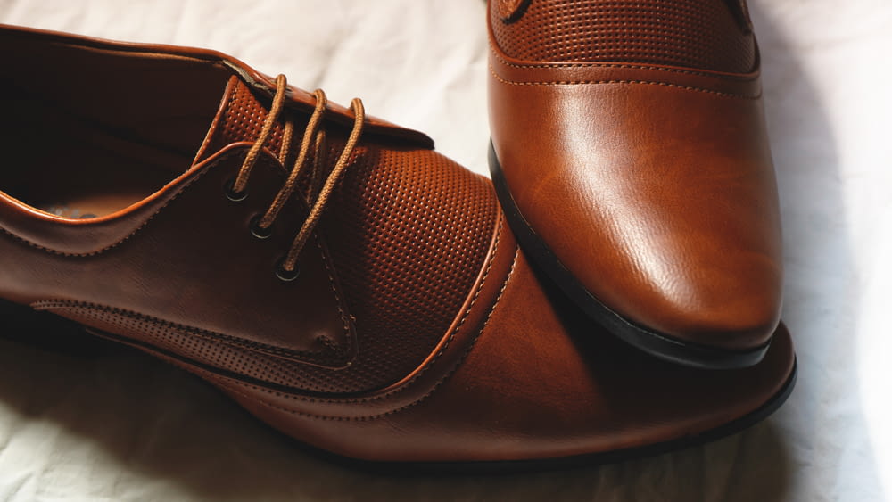 scarpe stringate in pelle marrone