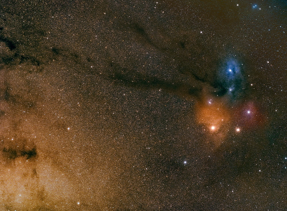 an image of a star cluster in the sky