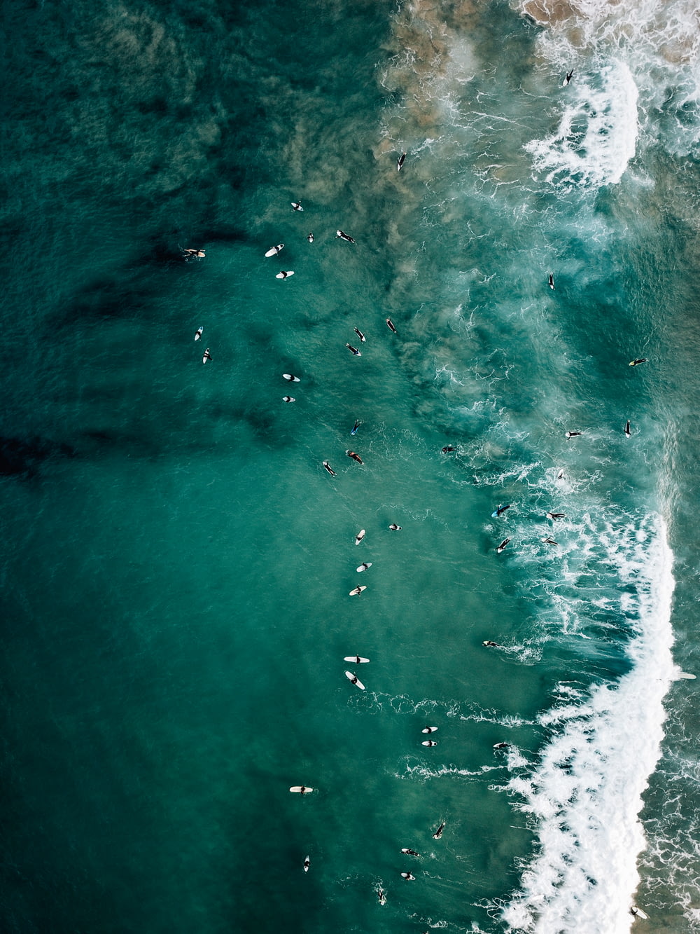 Vue aérienne des vagues de l’océan