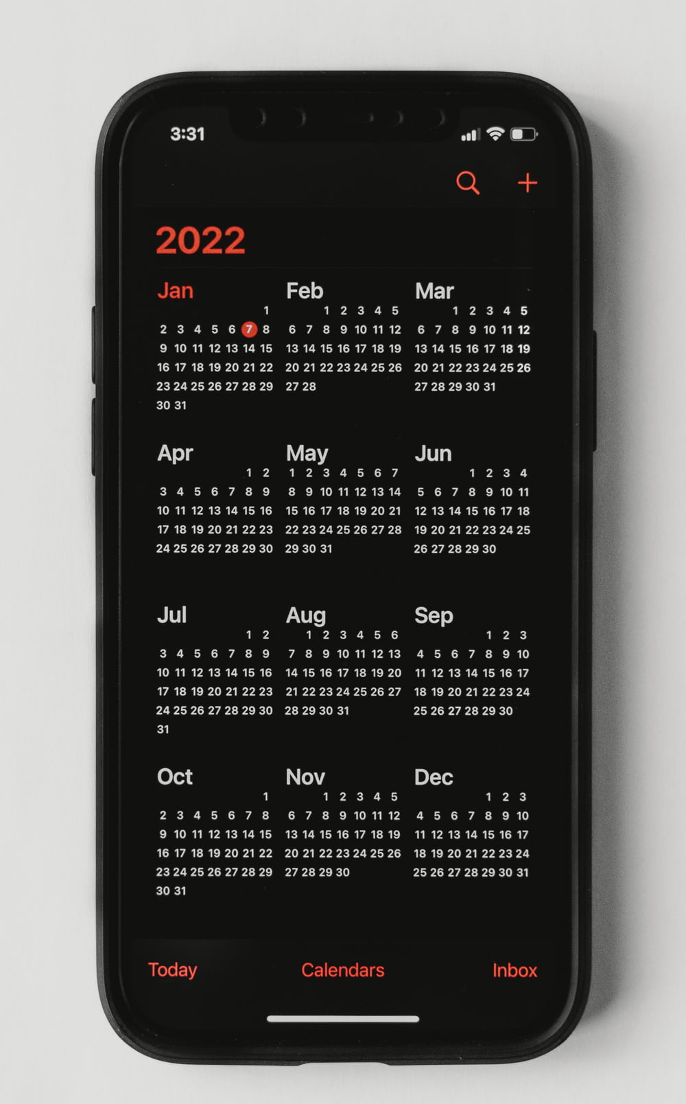 un téléphone avec un calendrier à l’écran