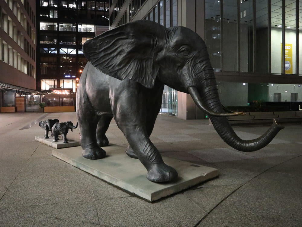 a statue of an elephant