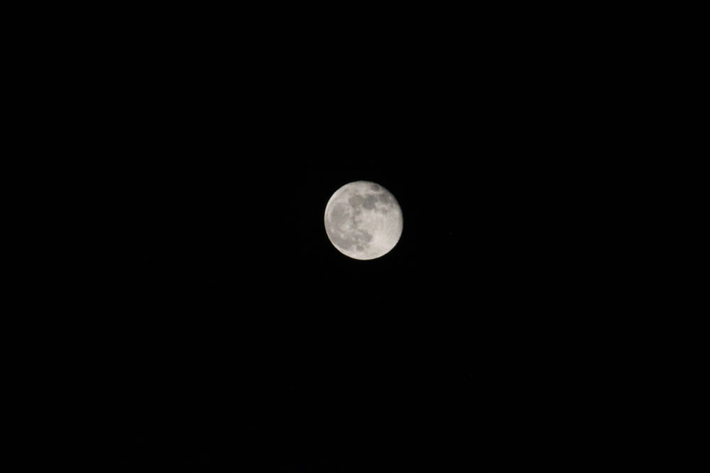 Una luna nel cielo