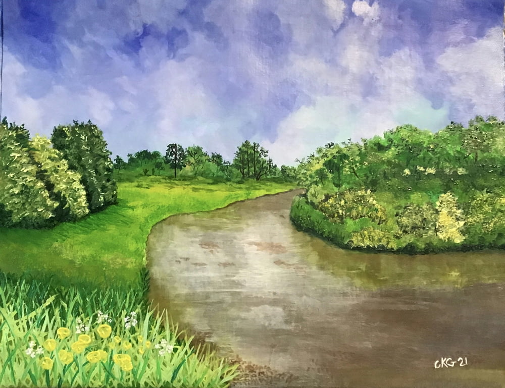 une peinture d’une rivière coulant à travers un champ verdoyant
