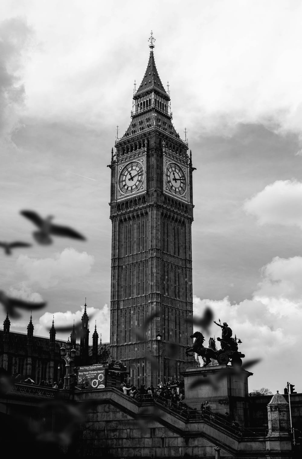 Ein Schwarz-Weiß-Foto des Glockenturms Big Ben